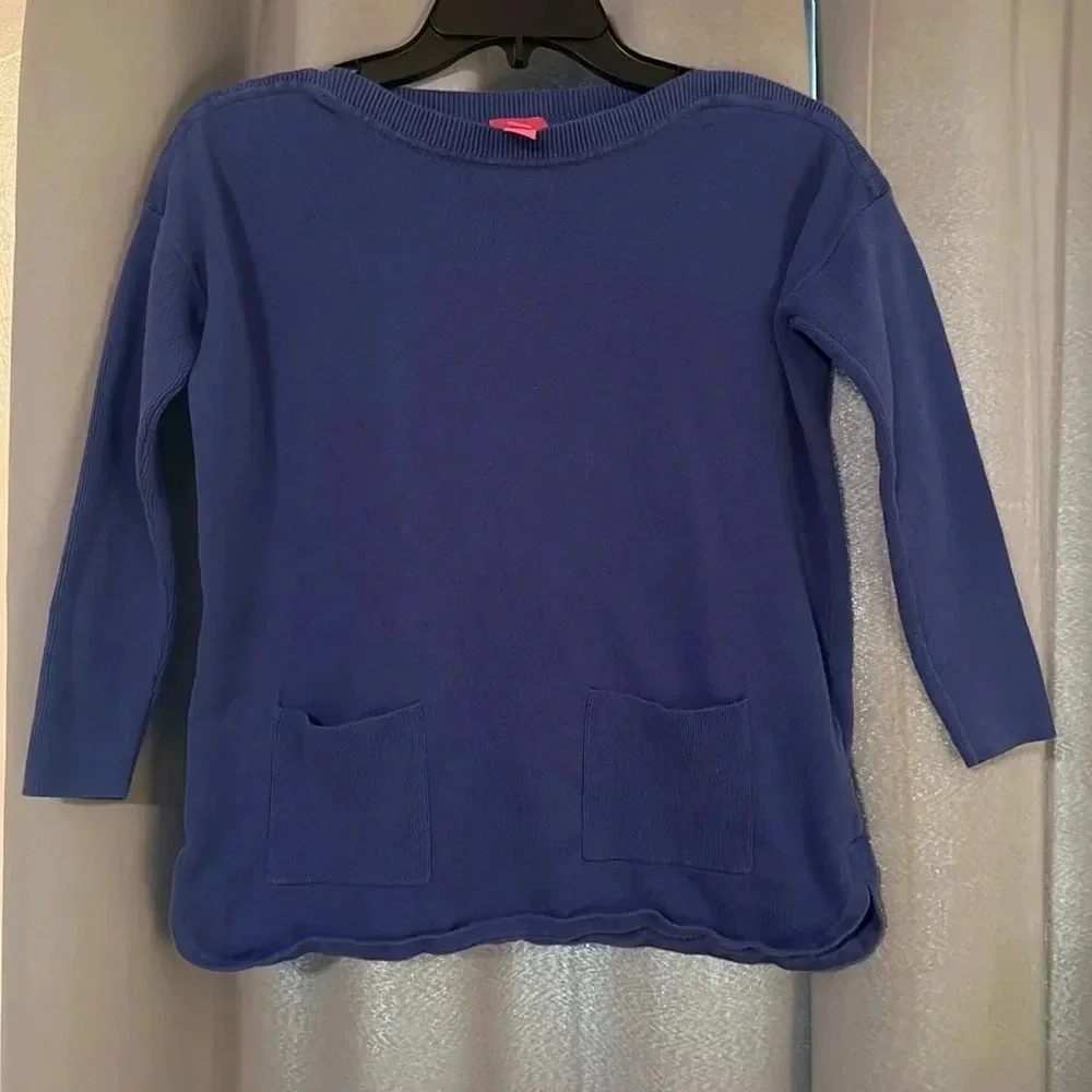 Lilly Pulitzer girls blue sweater with dual front pockets size XL(12-14)